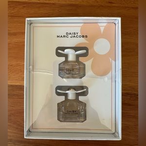 Marc Jacobs Daisy and Daisy Love Eau de Toilette Set *NWT*